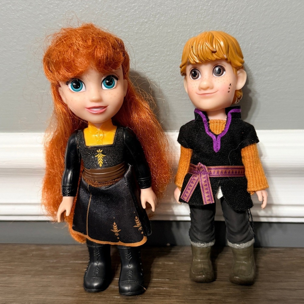 Disney Frozen 2 Anna and Kristoff Petite Doll Set 6 inch Figures Travel Outfits